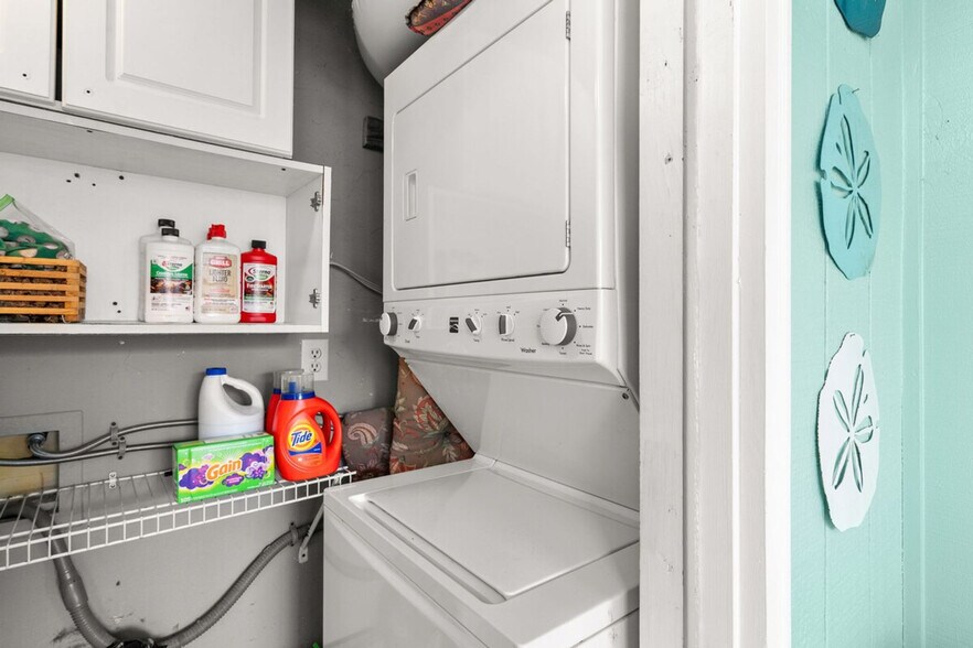 Building Photo - 1717 Boyne Dr