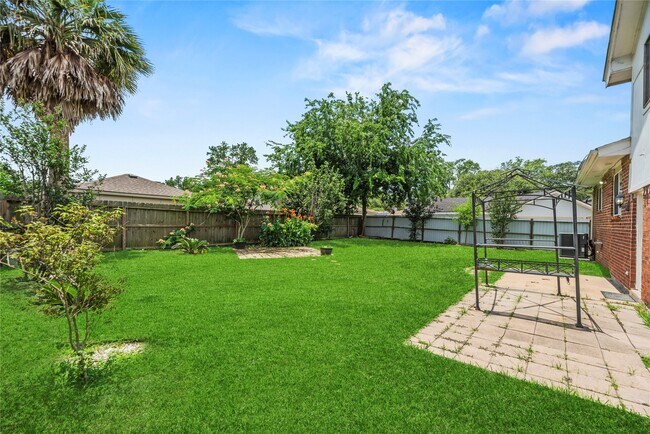 Building Photo - 21431 Park Bend Dr