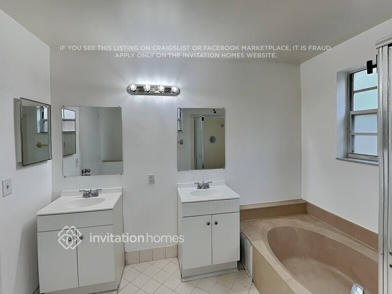 Building Photo - 538 NW 157th Ln