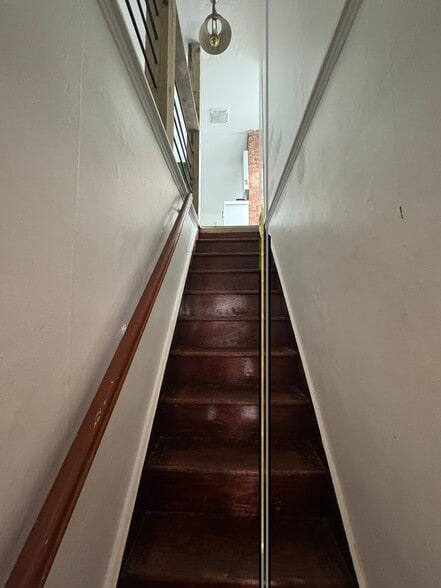 Building Photo - 33 Park Ave