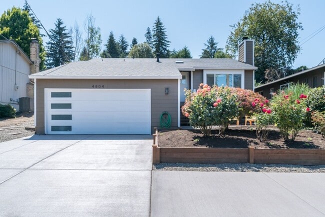 Building Photo - Charming Home in SW Portland