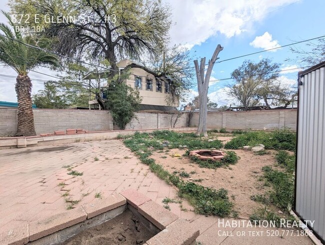 Building Photo - 872 E Glenn St