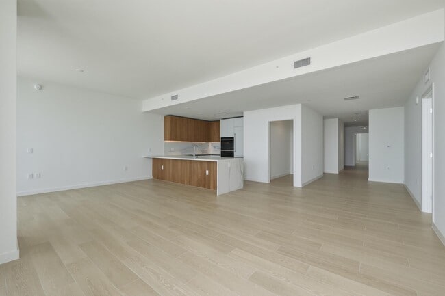 Building Photo - 1400 Biscayne Blvd