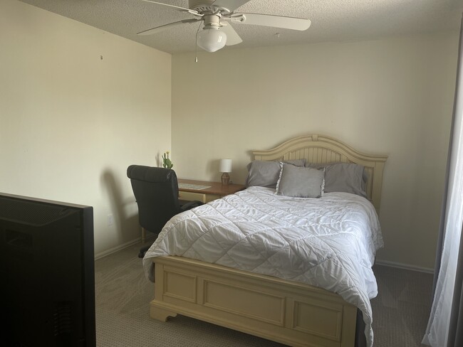 Building Photo - 615 Virginia Ct