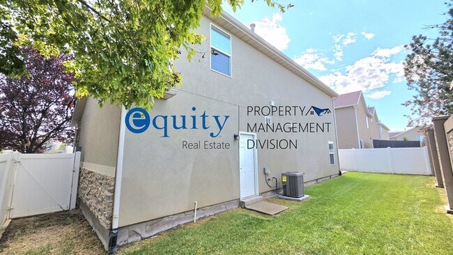 Building Photo - Newly Updated!
