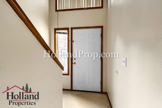 Building Photo - 15459 SW Donna Ct