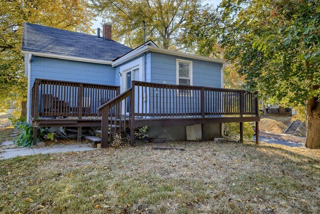 Building Photo - Cozy 1 Bedroom Bungalow!!