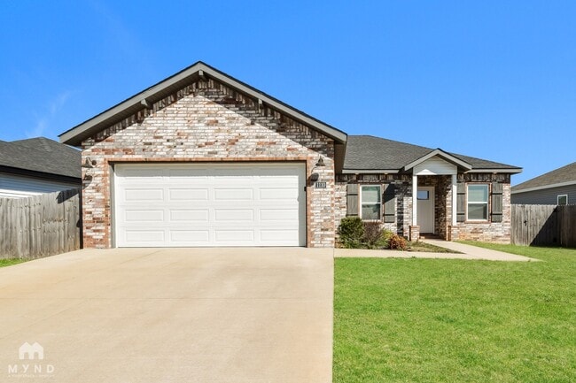 Building Photo - 1110 Riverside Dr