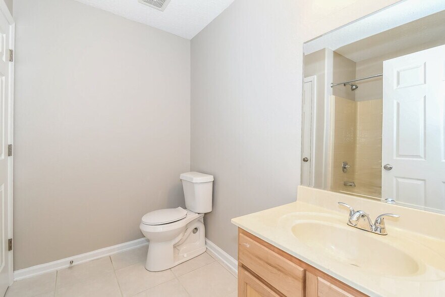 Building Photo - 2427 Brian Lakes Dr E