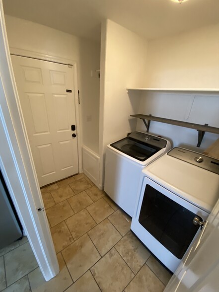 Laundry Room - 2905 W Platte Ave