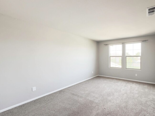 Building Photo - Beautiful 2 Story 5 Bedroom SOLAR Home + L...