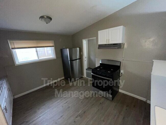 Building Photo - 8322 Sagewood Ln