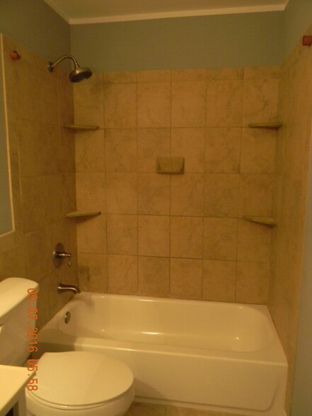 2nd Floor Hallway Bathroom - 9508 Dabney Court