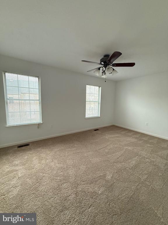 Building Photo - 402 Shaw Ct