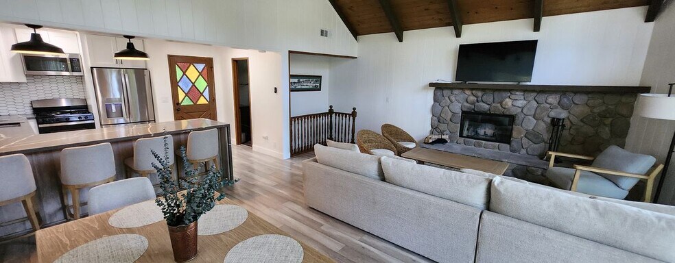 Building Photo - 28890 Cedar Dr