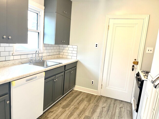 Building Photo - 515 E William St