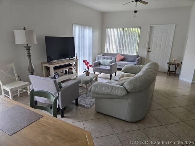 Building Photo - 4225 E Stonecreek Cir