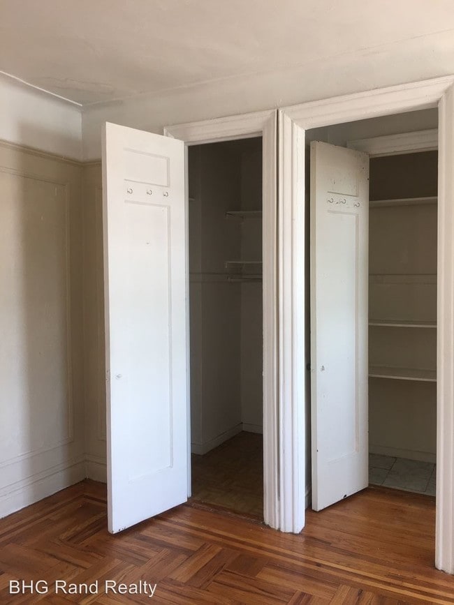 Building Photo - 1 br, 1 bath Apartment - 1441 Parker St