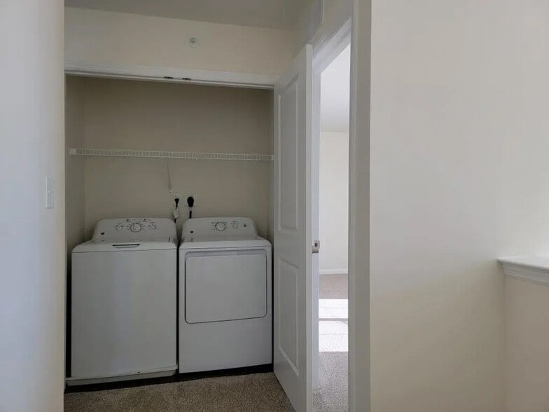 Building Photo - 64 Rollins Ln