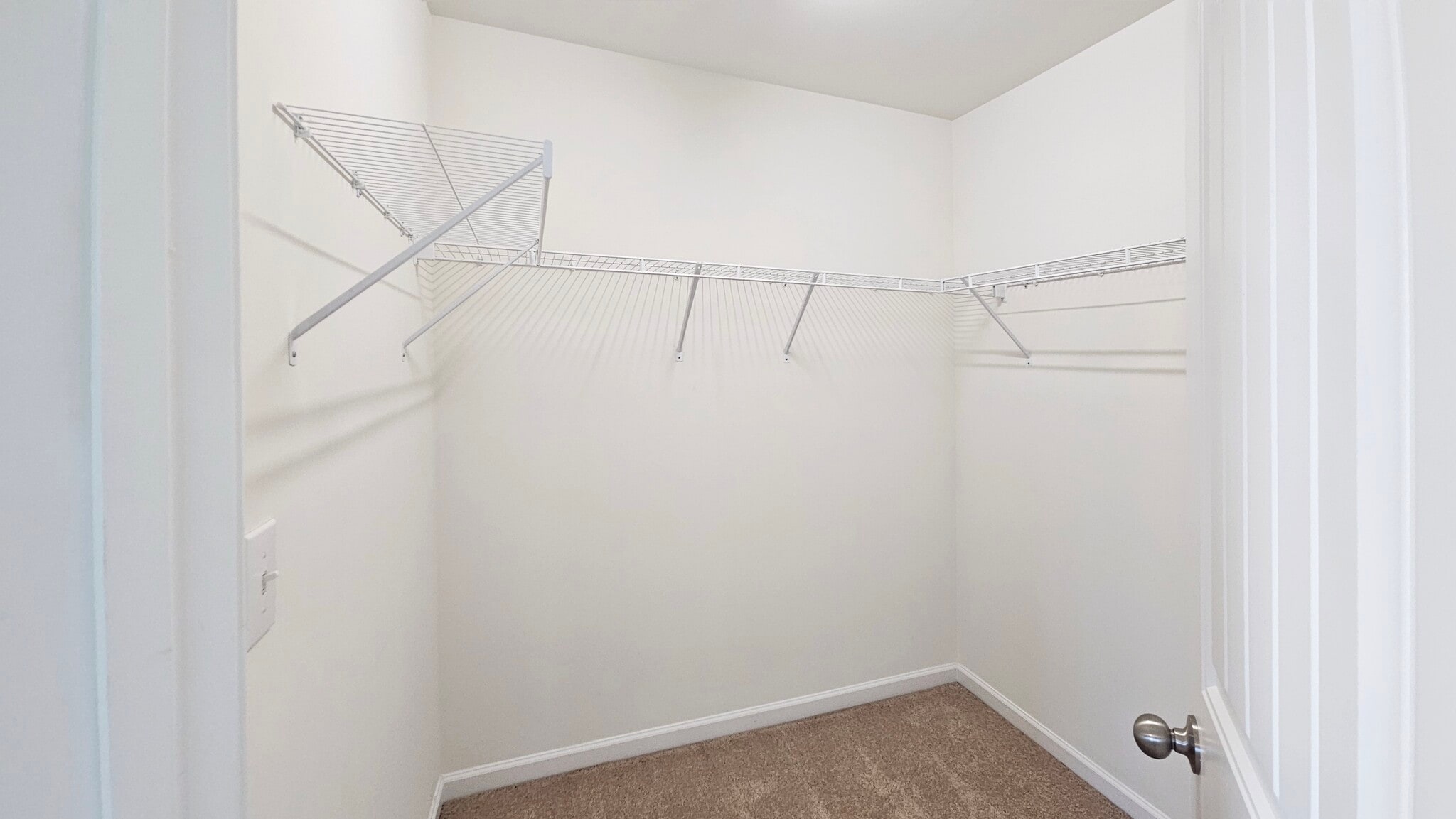 Building Photo - 90 W Grove Point Dr