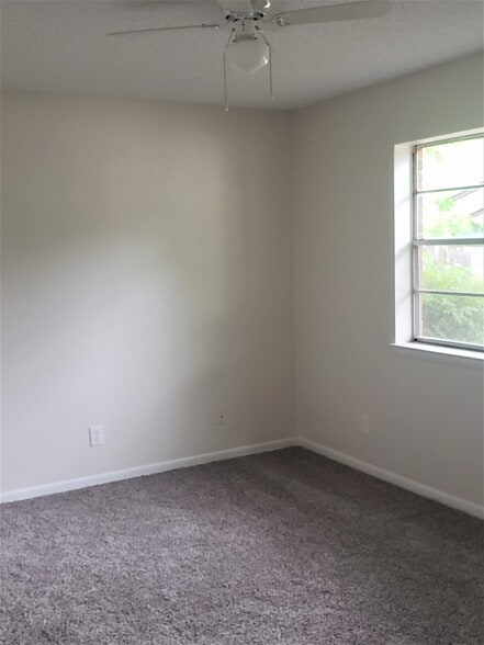 Building Photo - 629 Apollo Dr