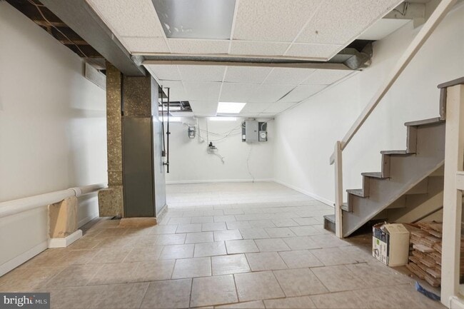 Building Photo - 411 Tree St