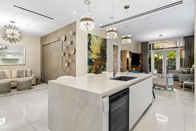 Building Photo - 200 SE Mizner Blvd
