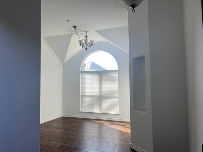 Building Photo - 1508 Pillar Bluff Way