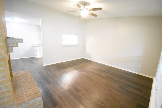 Building Photo - 4603 Meadowood Dr