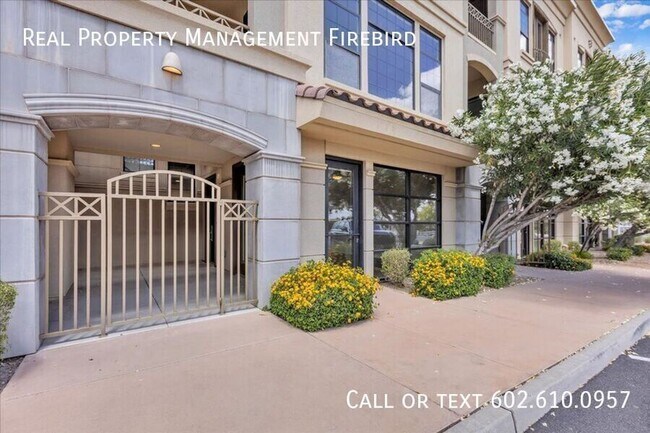 Building Photo - 7297 N Scottsdale Rd