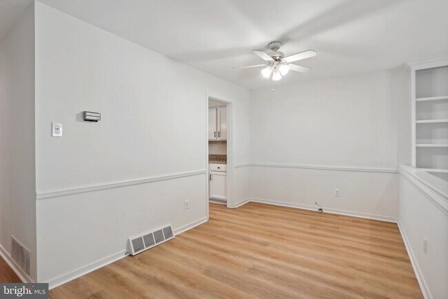 Building Photo - 3202 Eaton Ct