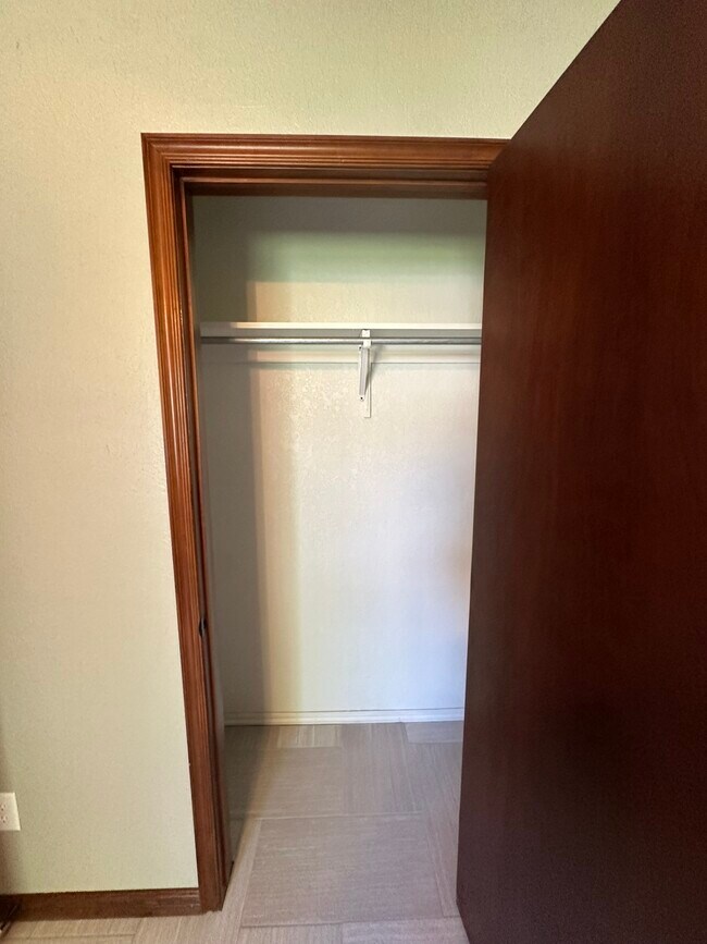 Building Photo - 2605 Briarcliff Dr