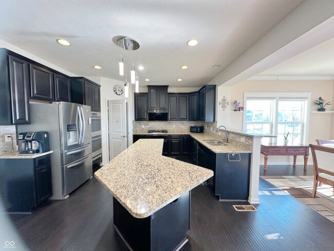 Building Photo - 14451 Integrity Ct