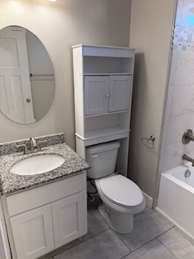 Building Photo - Marvelous