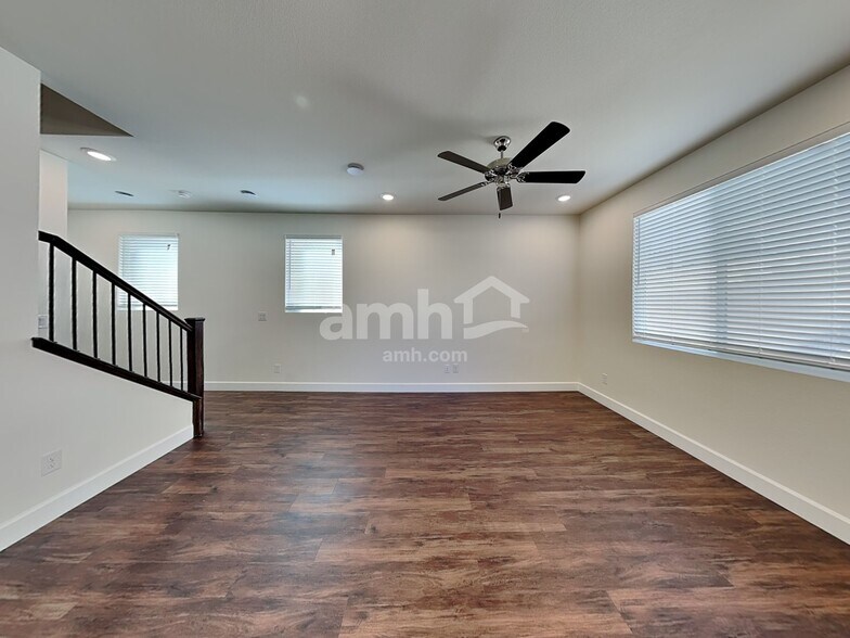 Building Photo - 8814 Carmine Cob Ave