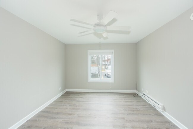 Building Photo - 4250 W Lake Ave