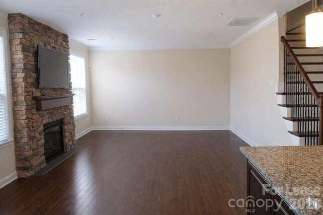 Building Photo - 131 Sand Spur Dr
