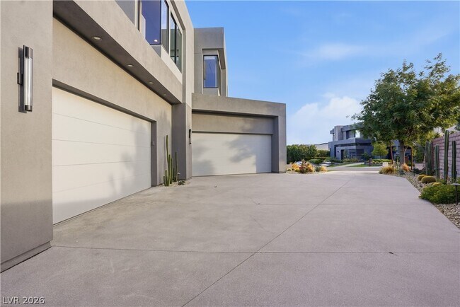 Building Photo - 98 Sun Glow Ln