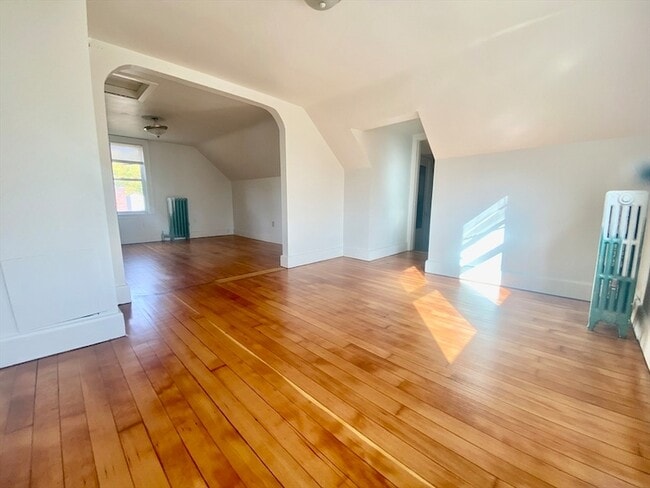 Building Photo - 618 Boston Rd