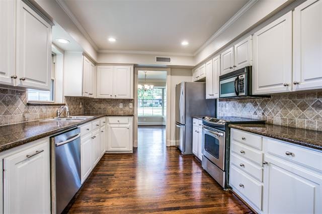 Building Photo - 6908 Lavendale Ave