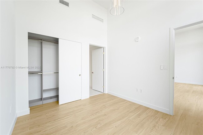 Building Photo - 2678 Tigertail Ave