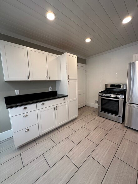 Building Photo - 3342 Bookman Ave