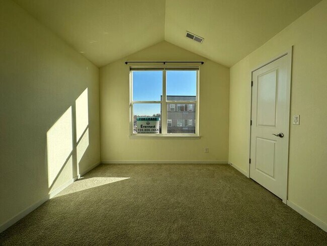 Building Photo - 2873 S Fox St