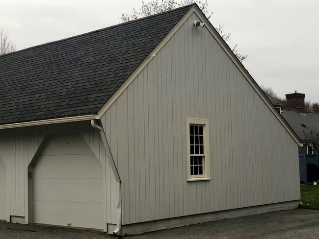 Building Photo - 15 Seaborn Pl