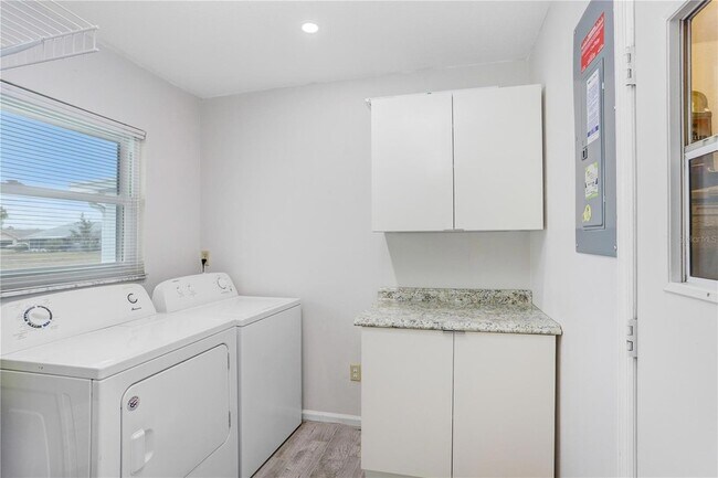 Building Photo - 1311 New Bedford Dr