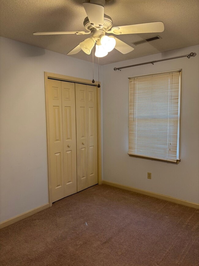 Building Photo - 1460 Crowndale Dr