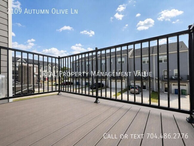 Building Photo - 2109 Autumn Olive Ln