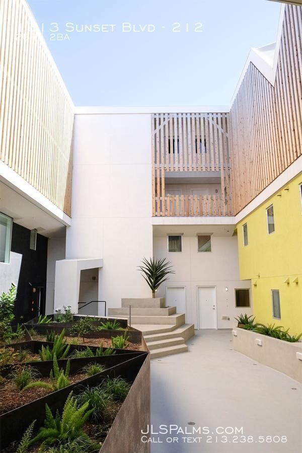 Building Photo - 1313 Sunset Blvd