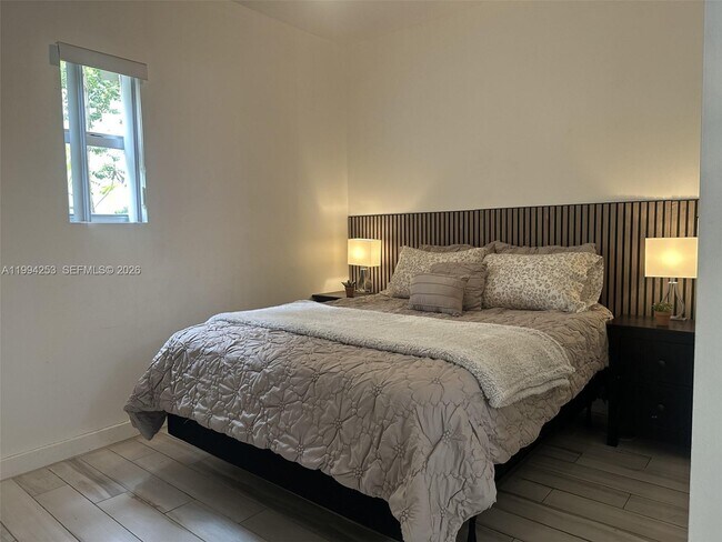 Building Photo - 1560 Meridian Ave