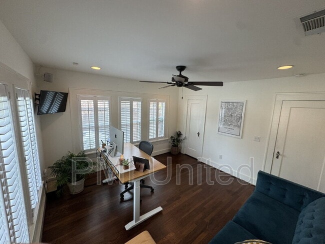 Building Photo - 4057 W 7th St